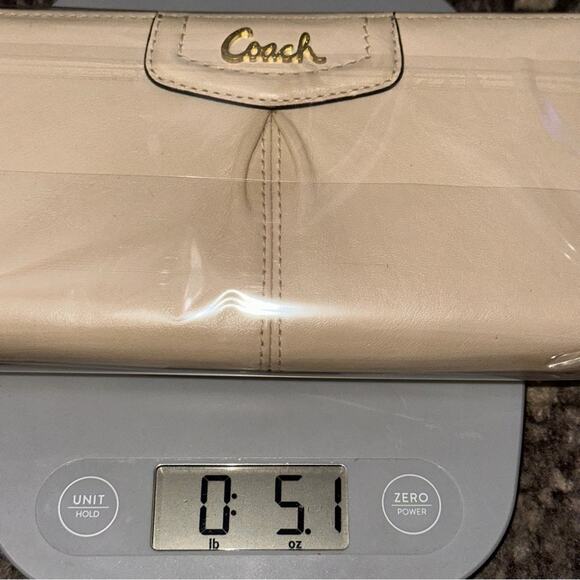 Coach Vintage Cream Ivory Leather Gold Logo Hardware Ashley Zip Around Wallet - Picture 8 of 8
